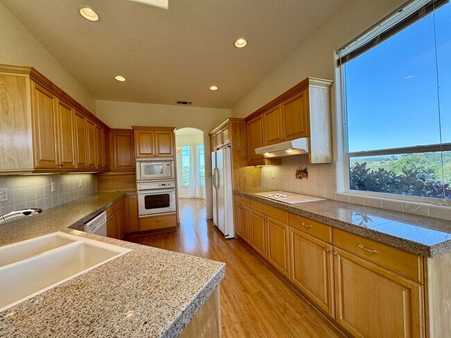 Building Photo - 6255 Peacock Way