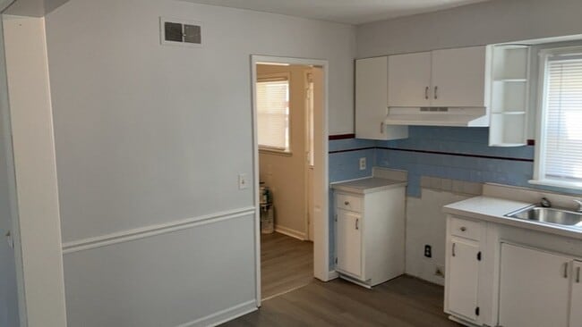 Building Photo - 4108 Woodcliffe Ave