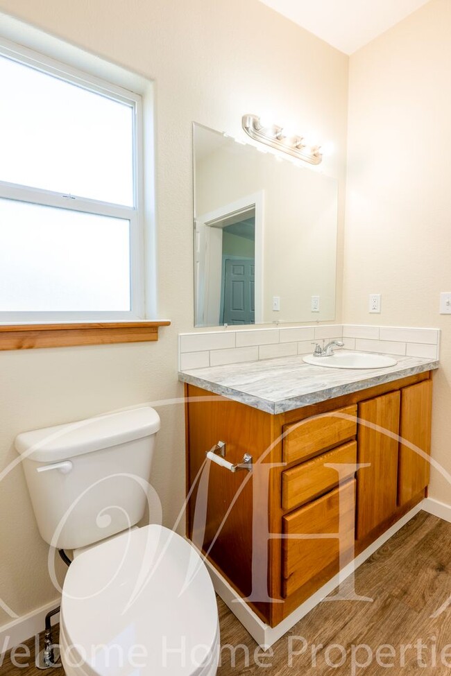 Building Photo - Peaceful Rural Living in Newly Remodeled 3...