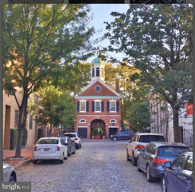 Building Photo - 530 S 2nd St