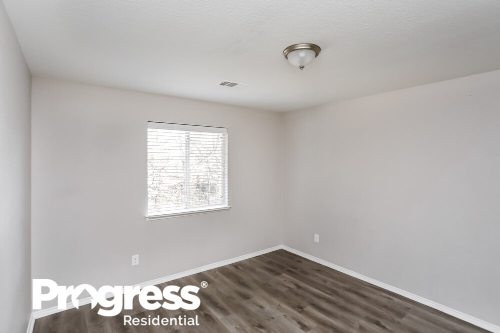 Building Photo - 1124 Golden Eagle Ct