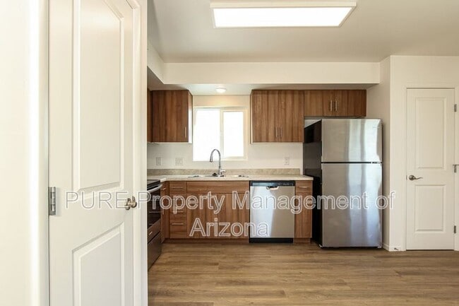 Building Photo - 6077 N 60th Ave