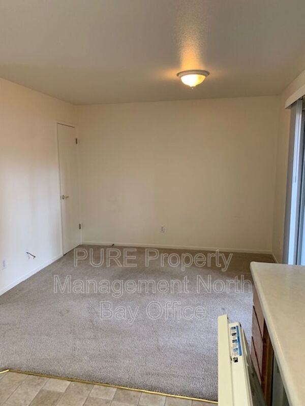 Building Photo - 2155 Meadowbrook Ct