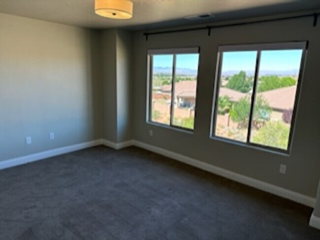 Building Photo - 4 Bedroom Condo With a Community Pool and ...