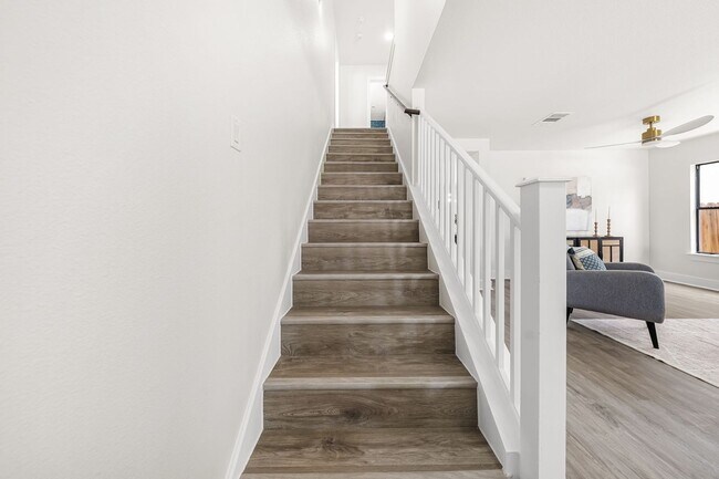 Building Photo - Stunning 3/BR, 2/BA Modern Rental Home – A...