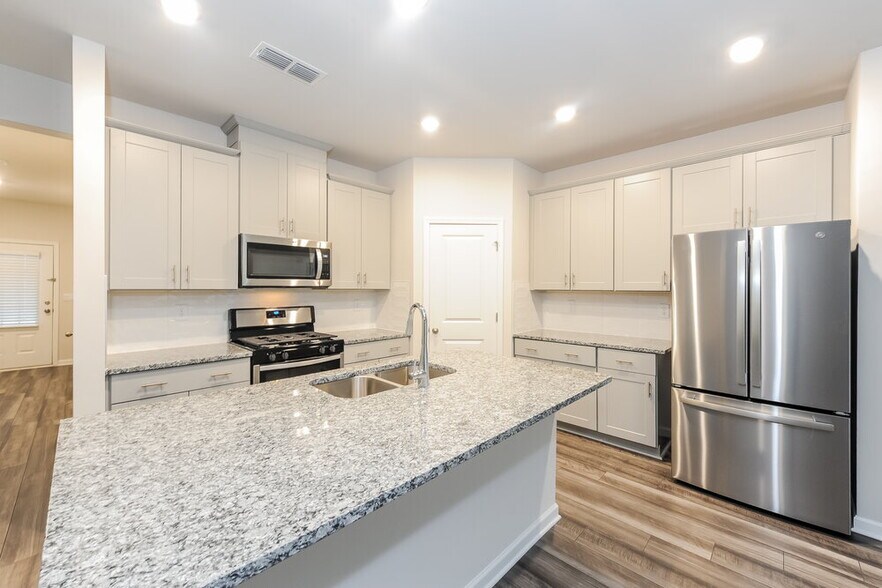 Building Photo - 6068 Hickory Crk Ct