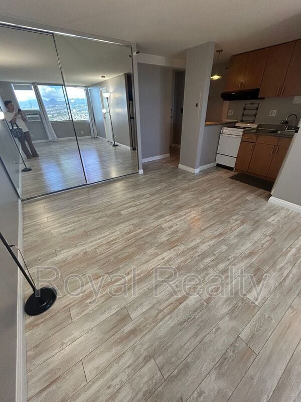 Building Photo - 1060 Kamehameha Hwy