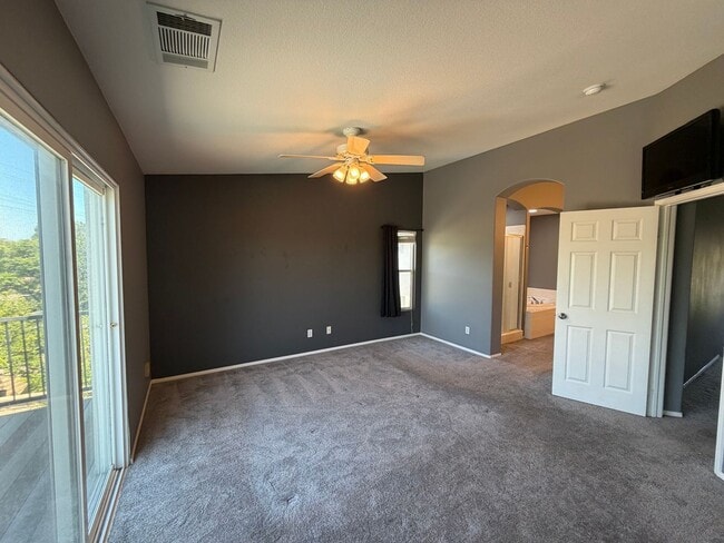Building Photo - 885 Alsace Dr