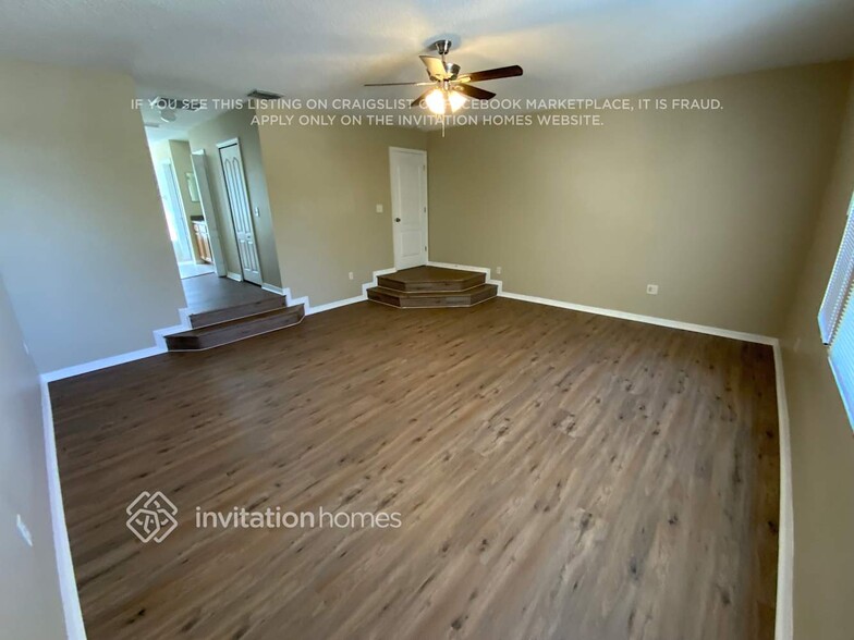 Building Photo - 11429 Village Brook Dr