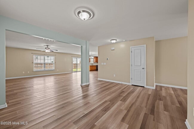 Building Photo - 305 Frida Rd