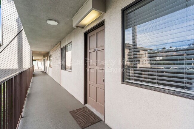 Building Photo - 5750 Friars Rd