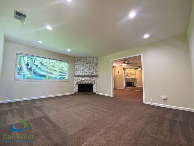 Building Photo - 4346 Glenmont Dr