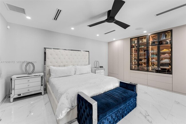 Building Photo - 2845 SW 127th Ave