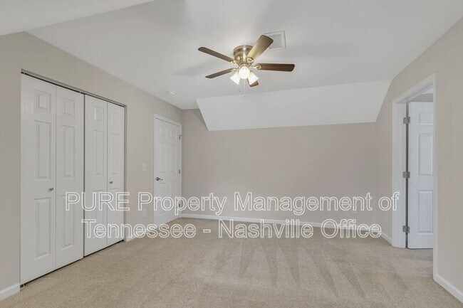 Building Photo - 723 Holland Ridge Dr