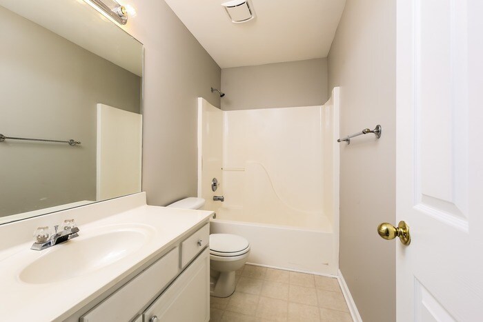 Building Photo - 815 Terrace Creek Dr