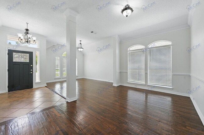 Building Photo - 544 Layton Dr