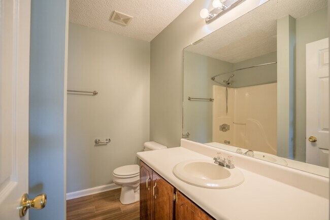 Building Photo - 1464 Flo Zechman Dr