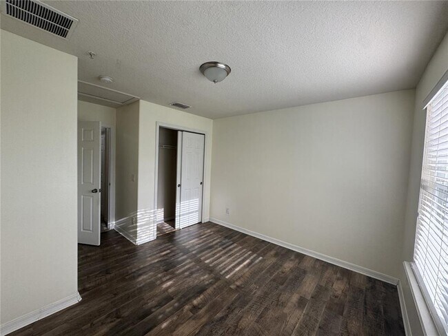 Building Photo - 8979 Hildreth Ave