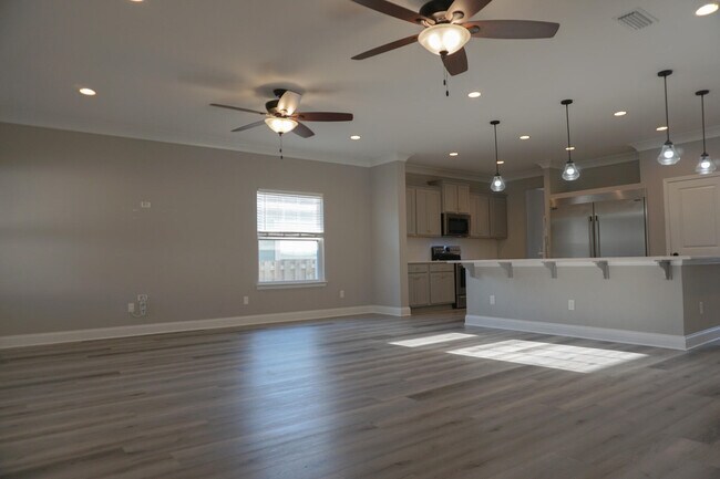 Building Photo - 48 9th Ave