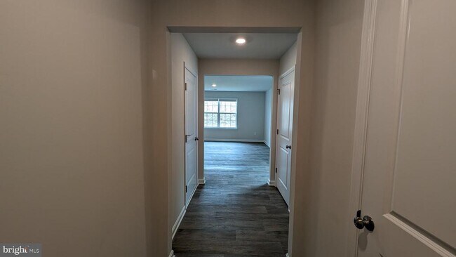 Building Photo - 5201 Crooked Ln