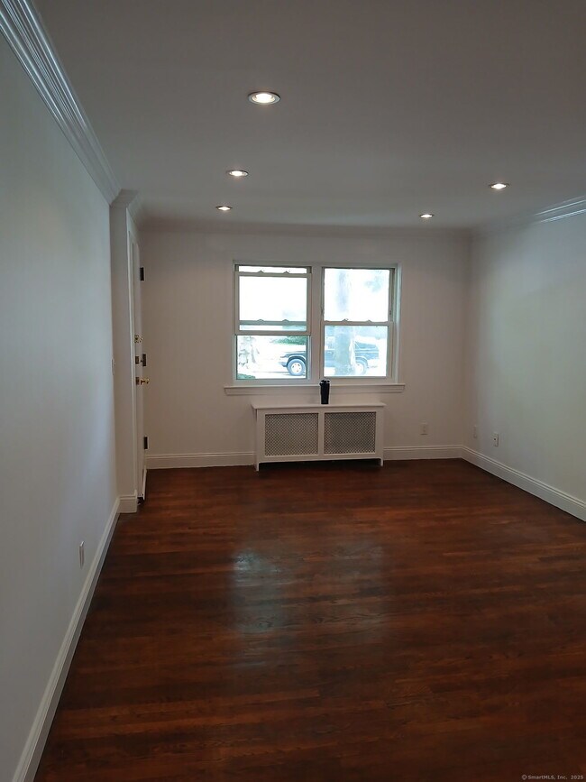 Building Photo - 204 Seaton Rd