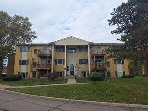 Building Photo - Prime located Condo!