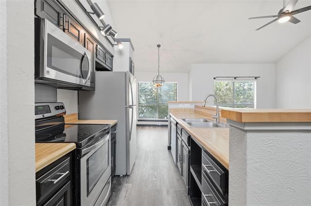 Building Photo - 7031 Holly Hill Dr