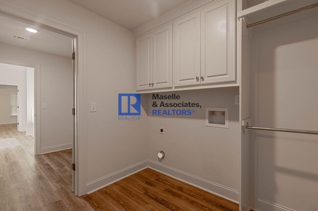Building Photo - 3 Bed/2 Bath Home in Silver Ridge