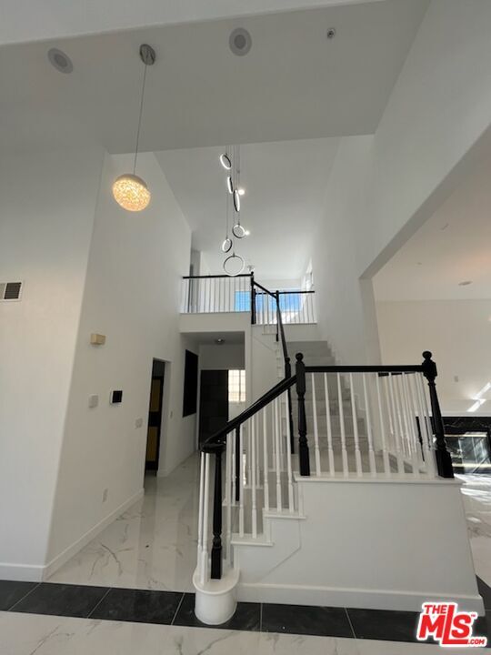 Building Photo - 2320 Diamond Head Way