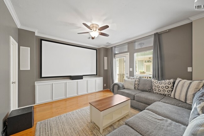 Building Photo - 1413 W 26th St