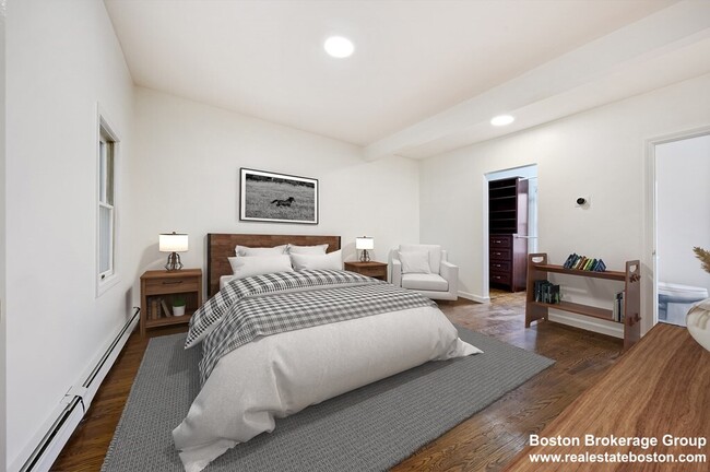 Building Photo - 267 Bolton St