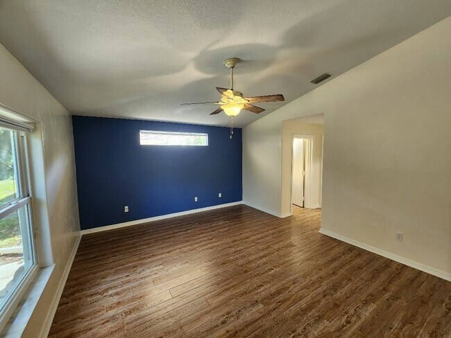 Building Photo - Beautiful Turnbull Estates 4 Bedroom Home