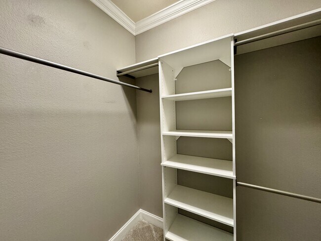 Building Photo - 293 Elohi Way