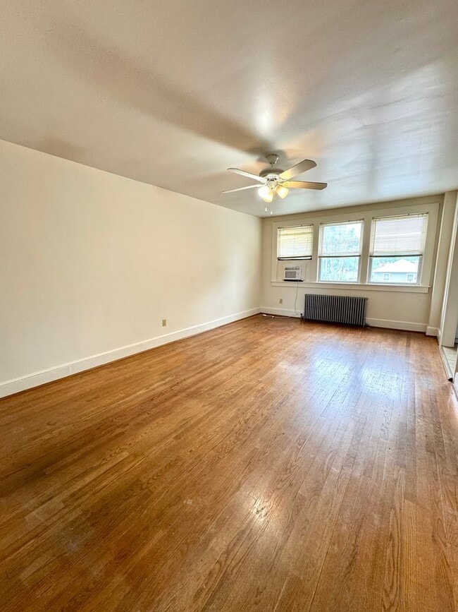 Building Photo - Apartment for Rent