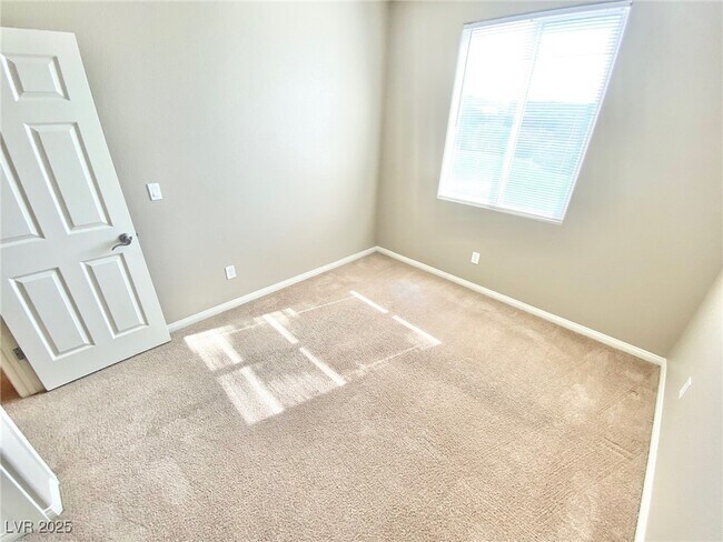 Building Photo - 81 Avenza Dr