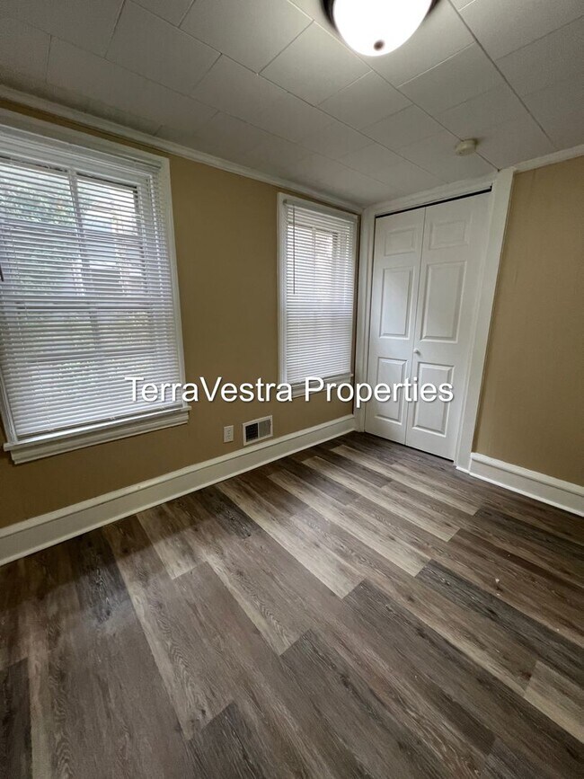 Building Photo - Great 3 Bed with a bonus room in Salem! Eligible for $500 Security Deposit.