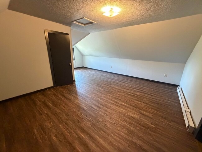 Building Photo - 4 Tillman-