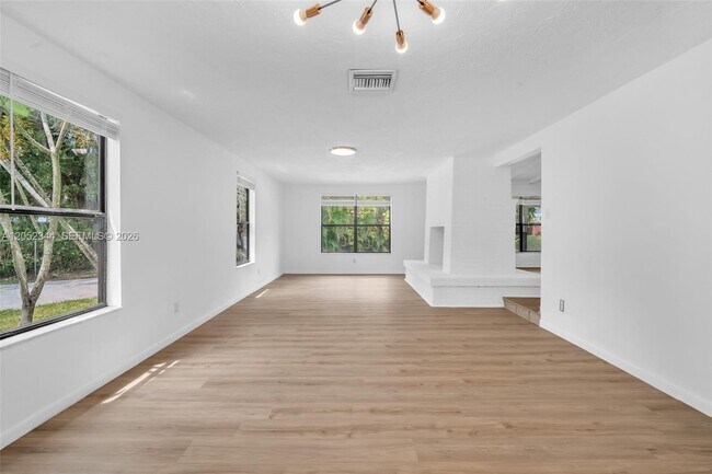Building Photo - 5096 SW 28th Terrace
