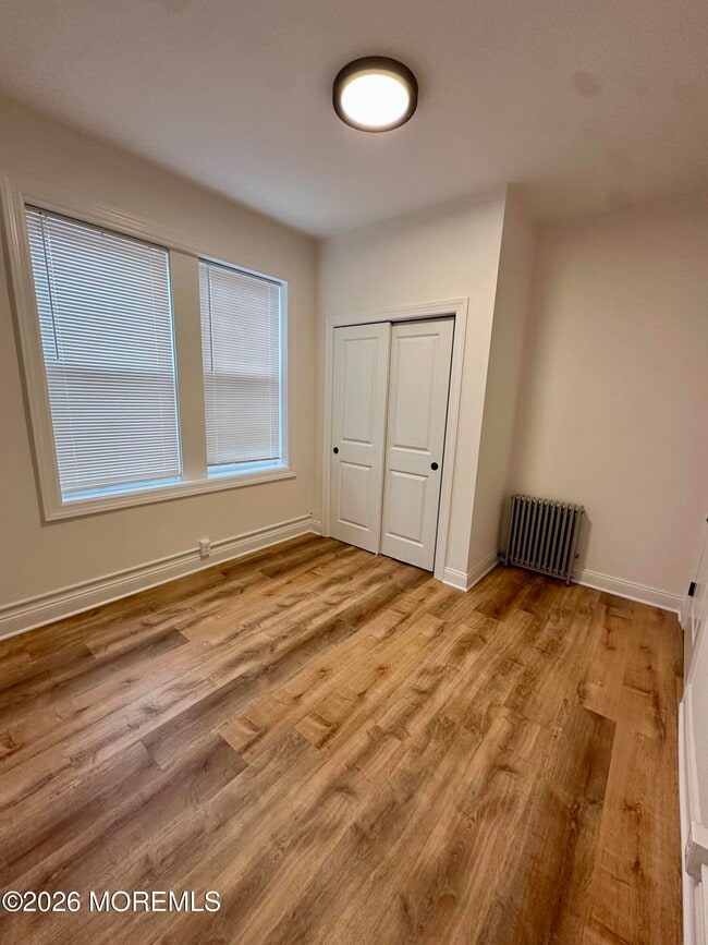 Building Photo - 128 King St