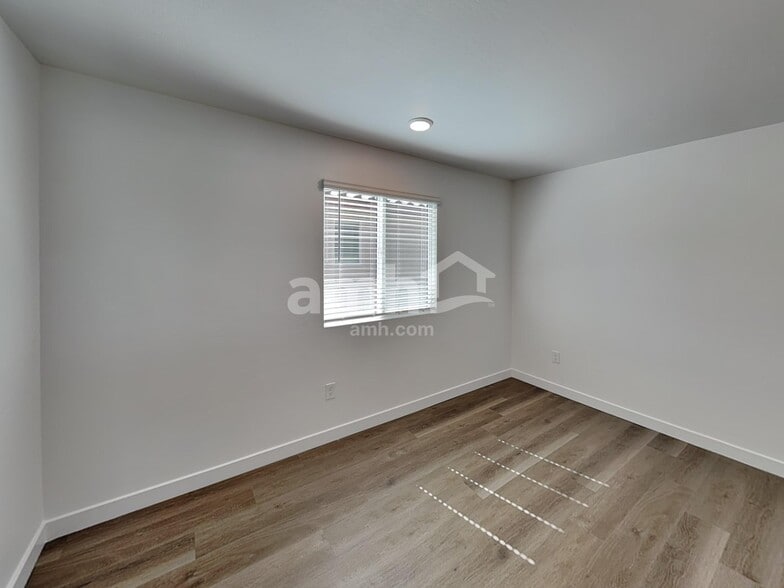 Building Photo - 4415 S 97th Dr