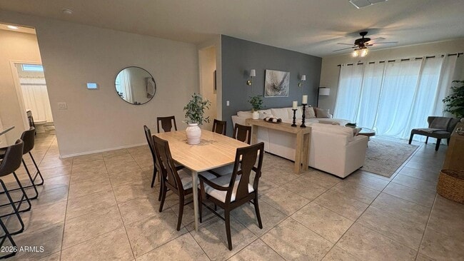 Building Photo - 30998 W Earll Dr