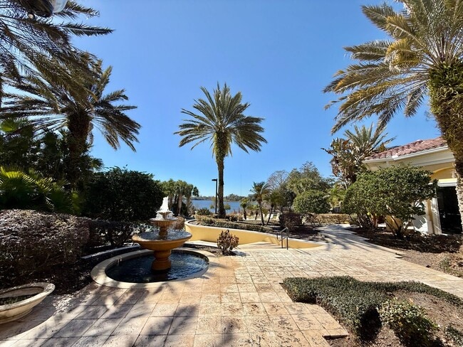 Building Photo - Immaculately updated 3/2.5 Three-Story Maitland Condo in Visconti!