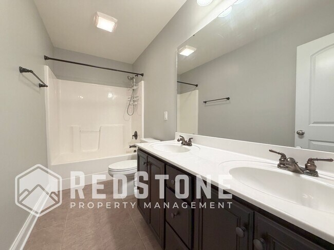 Building Photo - 1823 Buxton Way