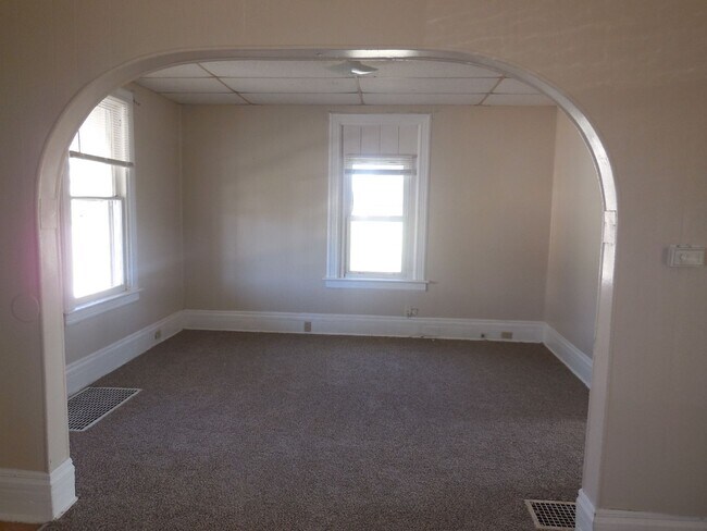 Building Photo - 308 E Church St