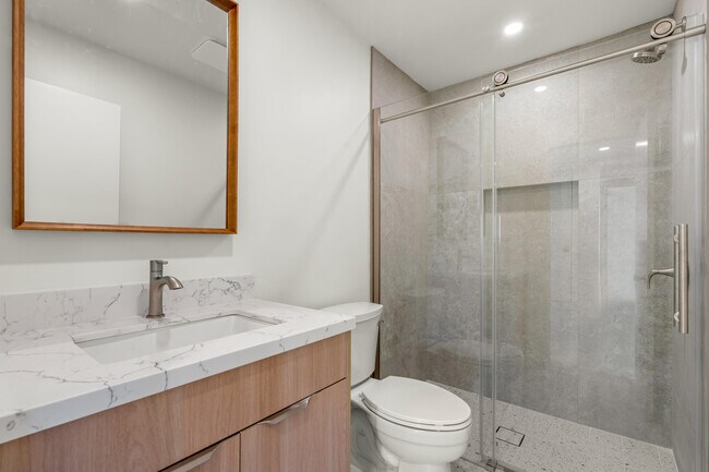 Building Photo - 1400 E Palm Canyon Dr