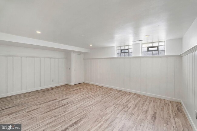 Building Photo - 1233 Halstead Rd