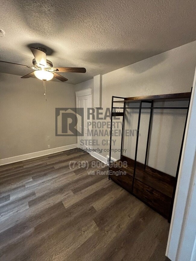 Building Photo - 1428 E Orman Ave