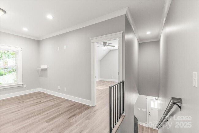 Building Photo - 712 Seldon Dr