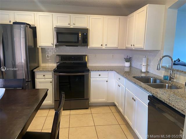 Building Photo - 7026 SW 164th Ct