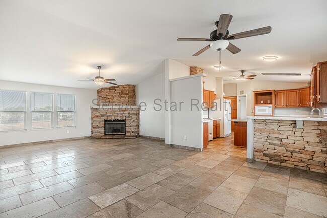 Building Photo - 18143 W Morning Vista Ln